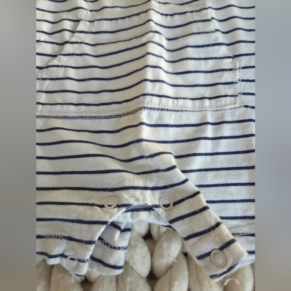 2 Carters Rompers - Picture 8 of 10